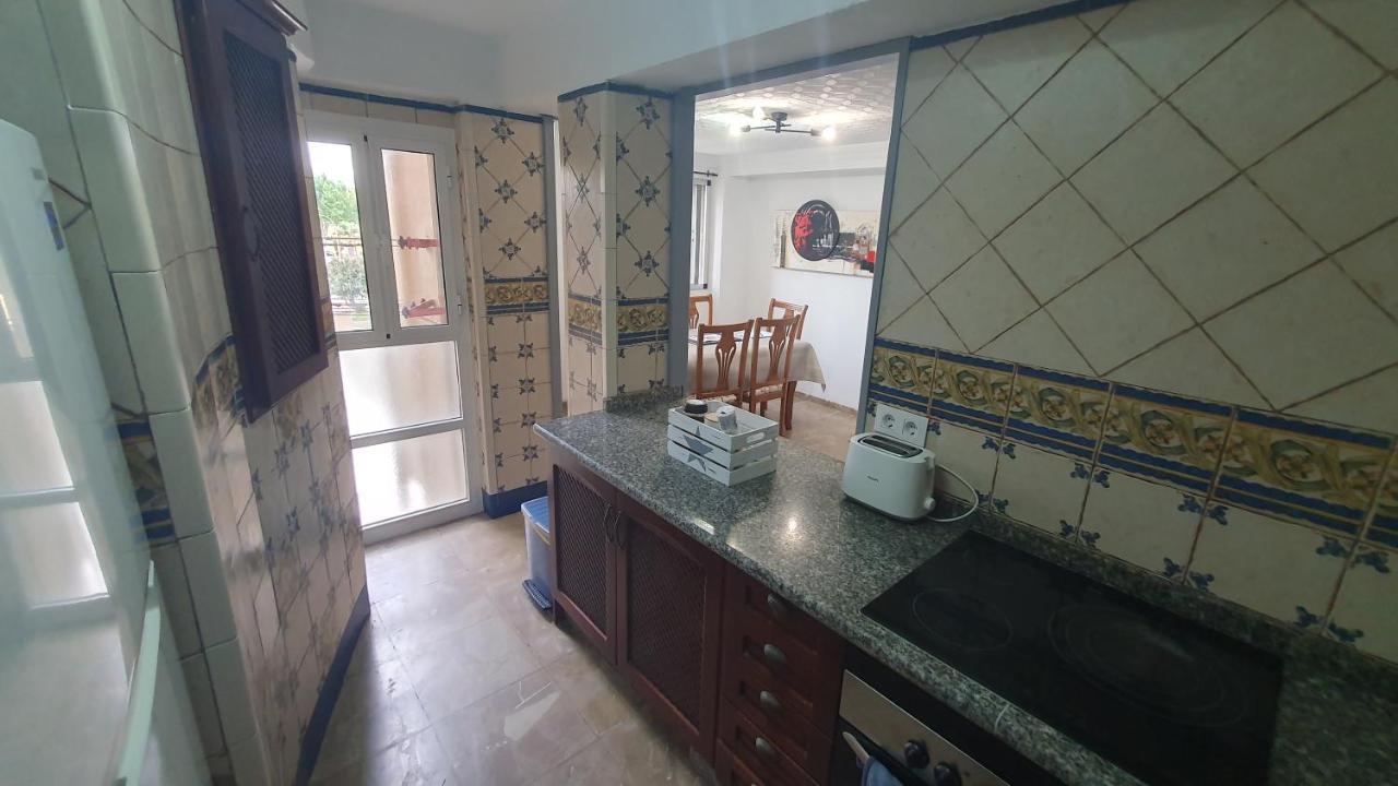 Visit Gibraltar Stay In La Linea For Less! La Línea de la Concepción Kültér fotó